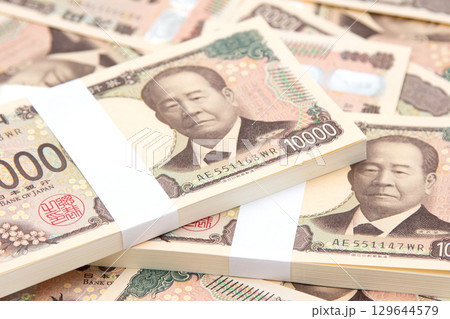 一万円札　札束 129644579