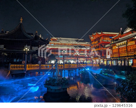 上海 豫園の夜景2025年 上海 豫園の夜景2025年 129645316
