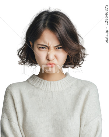 めっちゃ怒ってる若い日本女性 129646875