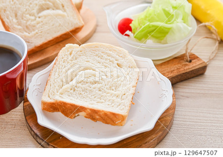 自家製ミルク食パン 129647507