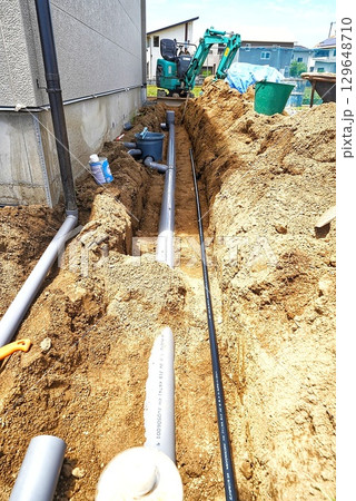 建築現場の水道工事 建築現場の水道工事 129648710