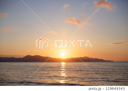 京丹後 夕日ヶ浦の夕焼け 京丹後 夕日ヶ浦の夕焼け 129649343