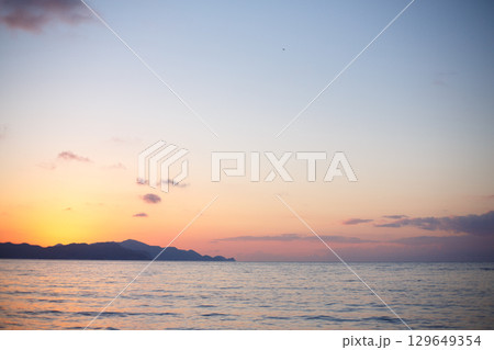 京丹後 夕日ヶ浦の夕焼け 京丹後 夕日ヶ浦の夕焼け 129649354