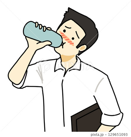 暑くて水分補給をするビジネスマン 129651093