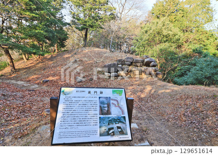 行橋市の国指定史跡古代山城跡御所ヶ谷神籠石東門跡 129651614