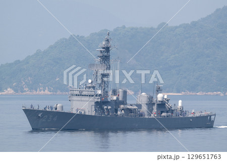 海上自衛隊の護衛艦とね 129651763