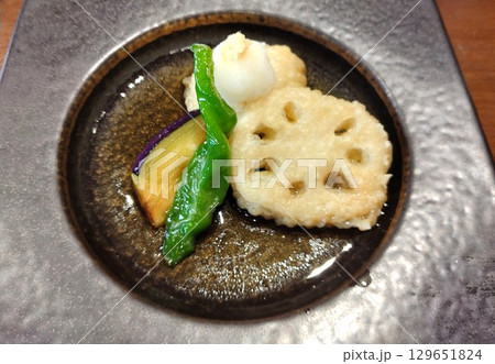 美味しそうな創作料理　創作懐石 129651824