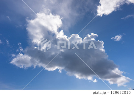 海の上にかかる雨雲 小笠原 海の上にかかる雨雲 小笠原 129652010