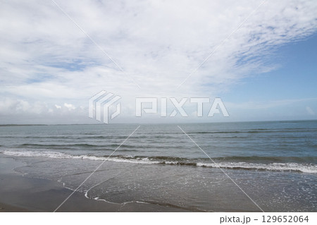 綺麗な色の海 129652064