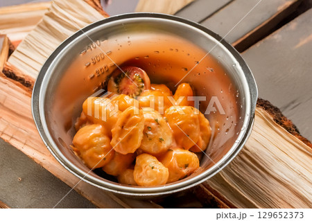ニョッキ　イタリアのじゃがいもパスタ　Italian home cooked  gnocchi  129652373