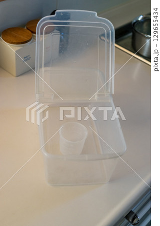 米びつが空っぽ 129655434