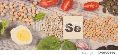 Healthy food and various ingredients as source natural selenium, dietary fiber and other minerals 129655449
