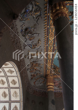 パトゥーサイのレリーフ 129656464