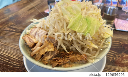 飲食店のメニュー（野菜マシ二郎系ラーメン） 129656993