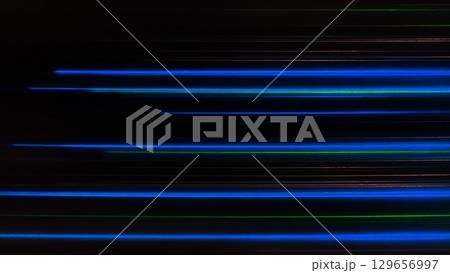 青色などの細い光線が直線的にたくさん並んだ黒バックの横長の背景画像a 青色などの細い光線が直線的にたくさん並んだ黒バックの横長の背景画像a 129656997