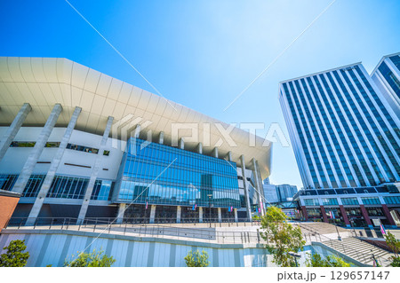 日本の横浜都市景観 みなとみらいのKアリーナなどを望む＝23日 129657147