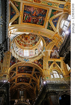 イタリア・ジェノヴァのジェズ・エ・ディ・サンティ・アンブロージョ・エ・アンドレア教会 129658349