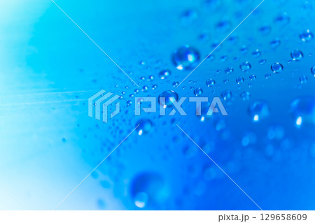 水滴・センチメンタル 背景素材 129658609