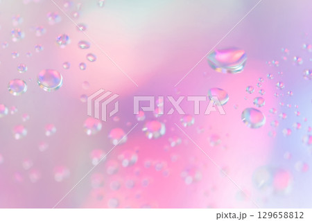 水滴・センチメンタル 背景素材 129658812