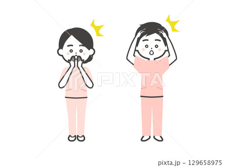 驚くケーシー姿の3頭身男女イラスト 驚くケーシー姿の3頭身男女イラスト 129658975