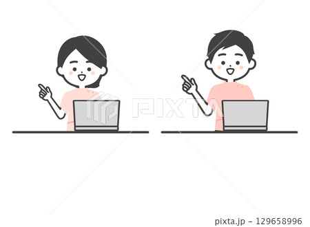 ノートパソコンを使うケーシー姿の3頭身男女イラスト 129658996