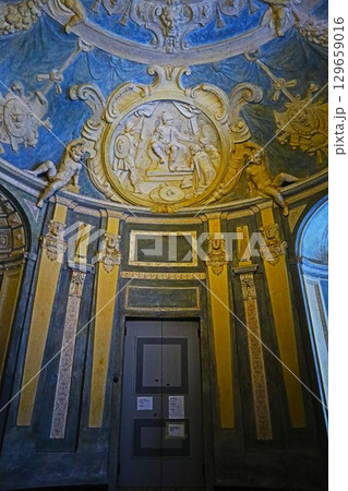 イタリア・ジェノヴァ、ニコロシオ・ロメリーニのエントランスホール 129659016