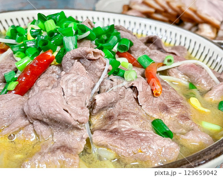 中国四川料理・酸湯肥牛(牛肉の辛酸旨煮) 中国四川料理・酸湯肥牛(牛肉の辛酸旨煮) 129659042