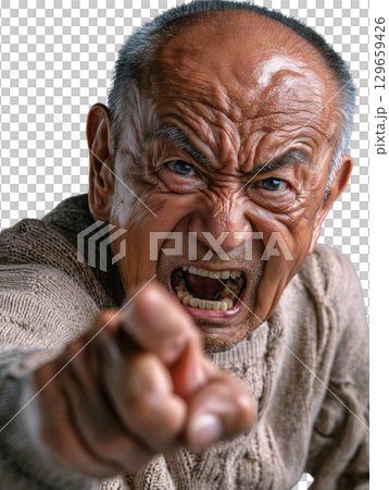 怒りに満ちた高齢男性の迫力ある表情（背景透過PNG）– 怒鳴る・指差す・威圧感のある人物イメージ 129659426