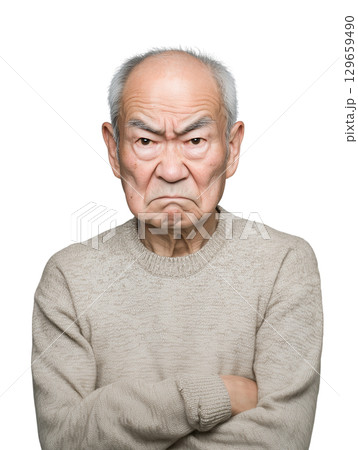 怒りに満ちた高齢男性の迫力ある表情（背景透過PNG）– 怒鳴る・指差す・威圧感のある人物イメージ 129659490