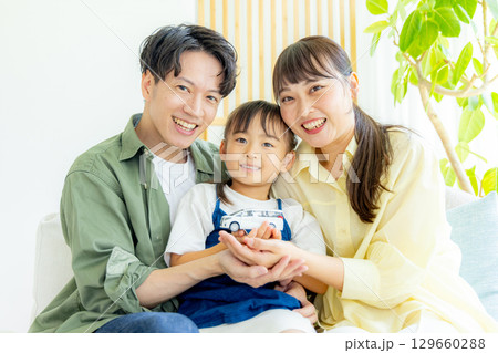 車 ミニバン 家族 車 ミニバン 家族 129660288