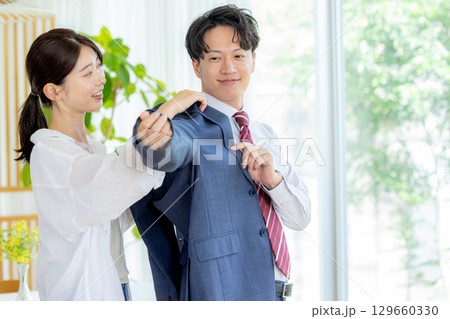 夫婦　仲良し　スーツ 129660330