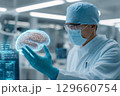 ホログラムの脳を調べる医師 129660754