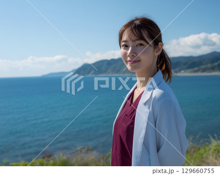 地域医療を担う女性研修医 129660755