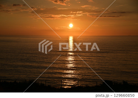 日の出 129660850