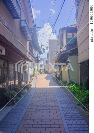 【渋温泉】石畳の坂道【下高井郡山ノ内町】 129661996