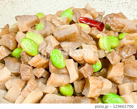 中国家庭料理・萝卜干炒毛豆(切り干しダイコンと枝豆の炒め) 中国家庭料理・萝卜干炒毛豆(切り干しダイコンと枝豆の炒め) 129662700