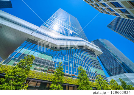 日本の東京都市景観8月。虎ノ門ヒルズステーションタワー（虎ノ門ヒルズ駅）などを望む。新時代へ＝15日 129663924
