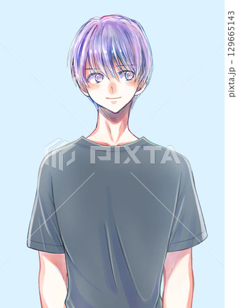 Tシャツの男性　黒色　半袖　笑顔　上半身 129665143