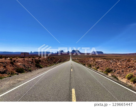 【アリゾナ州】モニュメントバレーへ続く一本道~【アリゾナ州】フォレスト・ガンプ ポイント~ 【アリゾナ州】モニュメントバレーへ続く一本道~【アリゾナ州】フォレスト・ガンプ ポイント~ 129665447