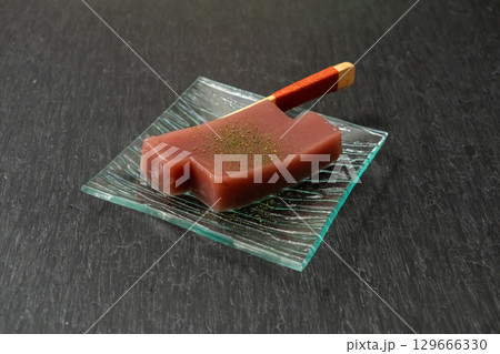 水ようかん Japanese traditional summer sweet 水ようかん Japanese traditional summer sweet 129666330