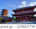 浅草寺の五重塔と宝蔵門 129667799