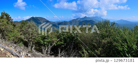 御坂山地のパノラマ台からの御坂山地のパノラマ 御坂山地のパノラマ台からの御坂山地のパノラマ 129673181