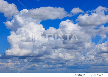 青空と雲 青空と雲 129673248