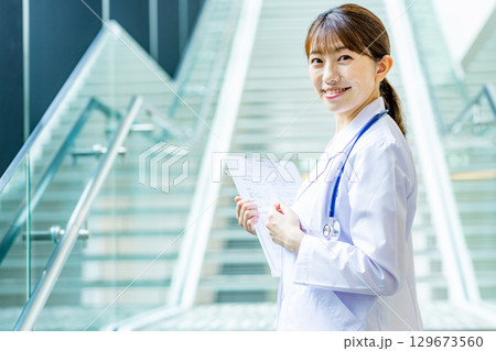女医 女医 129673560
