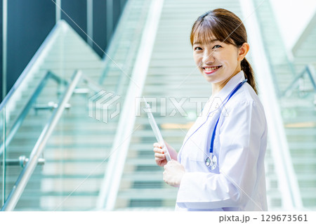 女医 女医 129673561