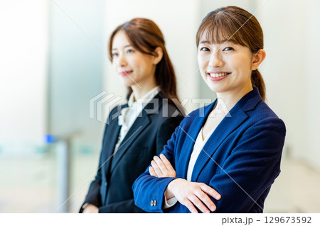 ビジネスウーマン ビジネスウーマン 129673592