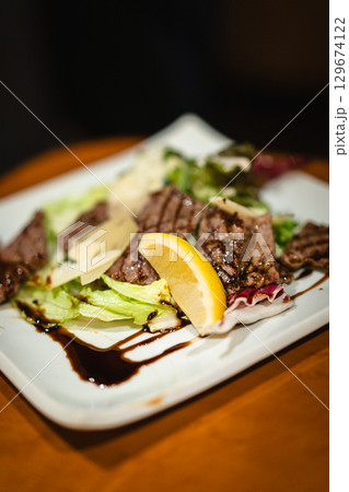 草木万里野の肉料理とサラダ 草木万里野の肉料理とサラダ 129674122