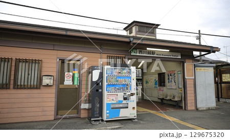 JR川越線の西川越駅駅舎 JR川越線の西川越駅駅舎 129675320