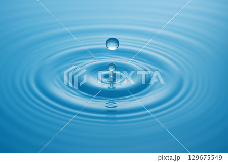 水　水滴 129675549