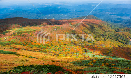 栗駒山の紅葉（神の絨毯） 129675674